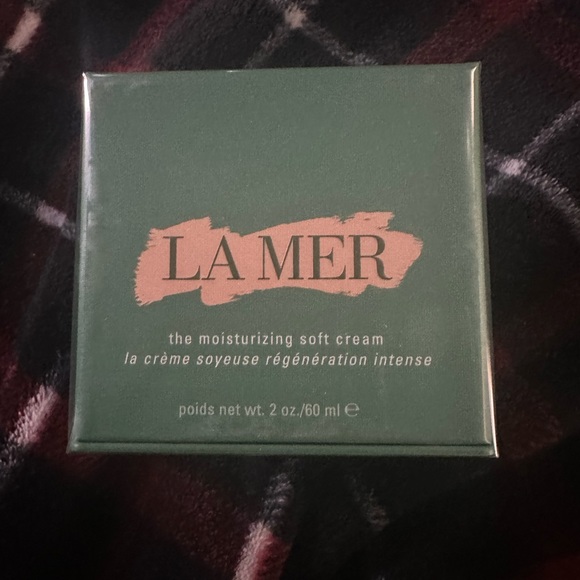 La Mer moisturizing soft cream